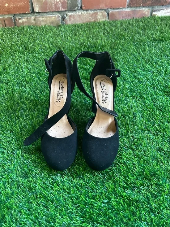 Cityclassified Black Suede Ankle-Strap Block Heels - Picture 2 of 3
